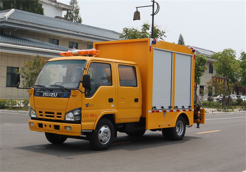 五十铃尾部带吊款救险车 多功能抢险救援的得力助手
